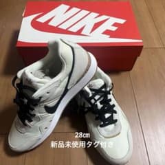 NIKE スニーカー ベンチャーランナー28センチのサムネイル