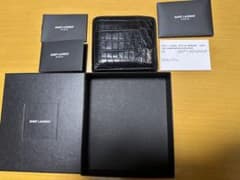 YSL サンローラン TYNY タイニー　二つ折財布のサムネイル