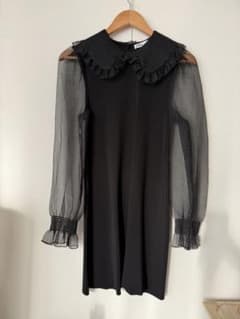 ZARA フリル襟 シースルー袖 黒ワンピースのサムネイル