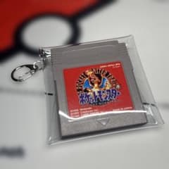 ゲームボーイ風キーホルダー　ポケモン ゲームボーイのキーホルダーめっちゃほしい😭🩷 カセット付きでアツい