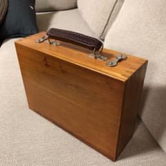 木の箱トランク型　　油絵具ケースのサムネイル