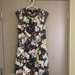 ★値下げ★Sサイズ花柄ワンピースのサムネイル