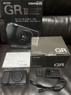 RICHO GRⅢ ✴︎ガイドブック付き✴︎ シャッター数3,965 RICHO GRⅢ ✴︎ガイドブック付き✴︎ シャッター数3,965 - メルカリ