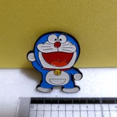 ドラえもん バッジのサムネイル