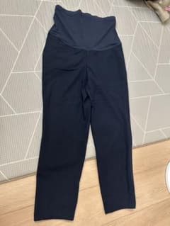 【UNIQLO】スマートアンクルマタニティパンツ　Sサイズネイビーのサムネイル