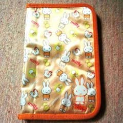 ミッフィーケース【値下げしました】のサムネイル