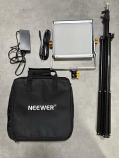NEEWER LED Light with Tripod and Storage Bag