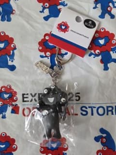 週末値下げ！【完売限定レア商品】Expo 2025 黒ミャクミャクキーホルダーのサムネイル