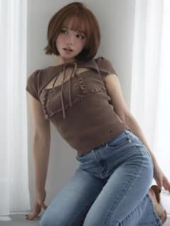 【新品タグ付】Bell frill knit tops brown Bell frill knit tops brown AM1768 - メルカリ
