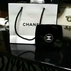 CHANEL鏡のサムネイル