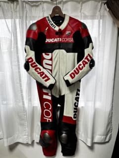 レーシングスーツ　DUCATI　ドゥカティ　 ダイネーゼ　 サイズ48 レーシングスーツ DUCATI ドゥカティ ダイネーゼ サイズ48 - メルカリ