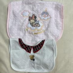 ミニー刺繍スタイ2枚セット　ファミリア　ディズニーのサムネイル
