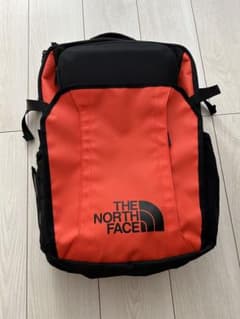 THE NORTH FACE バックパック オレンジ/ブラックのサムネイル