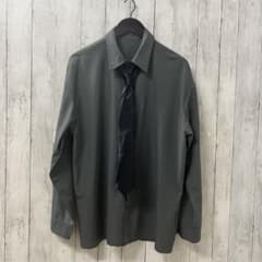 SHEIN ネクタイ付きダークグレーシャツ