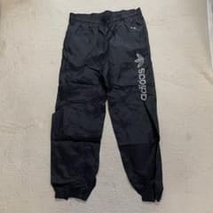 90s デサント製 adidas ナイロンパンツ 名前入り　ブラックのサムネイル