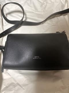 A.P.C.　NINO カメラバッグ　ショルダーバッグ　APCのサムネイル