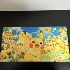 ラバープレイマット ピカチュウ大集合 ポケモンカードゲーム - メルカリ