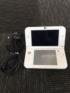 Newニンテンドー3DS LL パールホワイトのサムネイル
