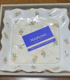 NARUMI 花柄四角 ボーンチャイナ 新品未使用 - メルカリ