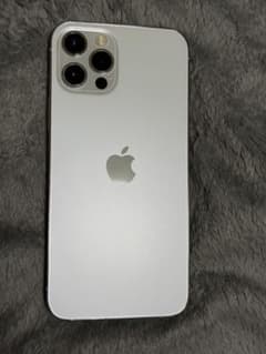 Apple iPhone 12 Pro シルバー 画面にひびあり - メルカリ