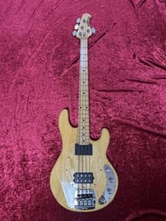 【土日セール中】MusicMan StingRayEX ハードケース＆おまけ付 土日セール中】MusicMan StingRayEX ハードケース＆おまけ付 - メルカリ