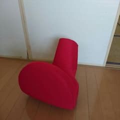 座って、テレビを見ながら腹筋。のサムネイル