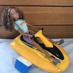 フィギュア　海辺の女の子のサムネイル