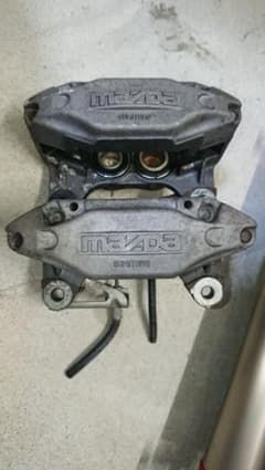 RX-7 FD3S ブレーキキャリパー 異径ピストン OH済のサムネイル