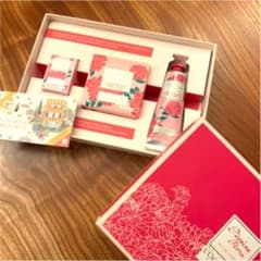 ロクシタン　ピオニー　ギフトセット　ハンドクリームのサムネイル