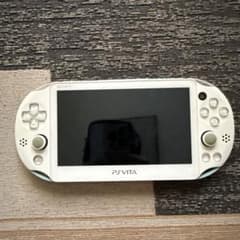 PlayStation®Vita（PCH-2000シリーズ）Wi-Fiモデル …のサムネイル