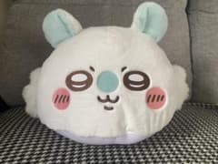 ちいかわプレミアムドームクッション“モモンガ” 大きめサイズぬいぐるみ(非売品)のサムネイル