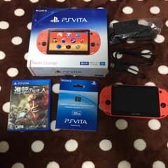 PSvita 2000  メモリー32GB 進撃の巨人付き  （美品）のサムネイル