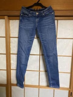 送料込　リーバイス　スキニーデニムのサムネイル