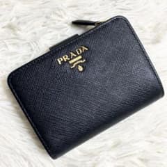 極美品】 近年モデル プラダ 折財布 サフィアーノ メタルロゴ - メルカリ