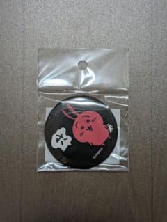 ちいかわ　うさぎブラック　缶バッジ