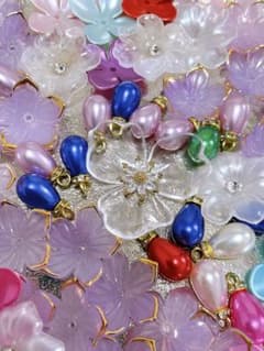 31番 フラワー ビーズ ドロップ まとめ売り ハンドメイド 素材 チャームのサムネイル