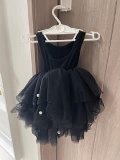 黒のフリルドレス（パール付き）のサムネイル