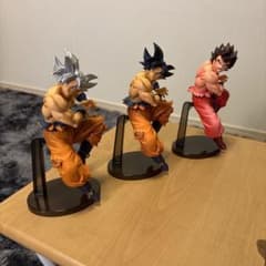 ドラゴンボール 孫悟空 フィギュア 3体セットのサムネイル