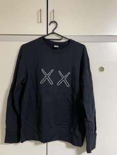 UNIQLO kaws スウェットのサムネイル