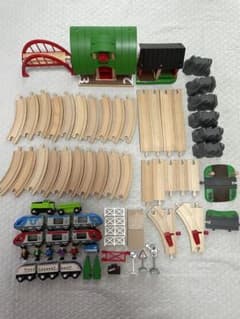 BRIO  ブリオ　電車　2セットのサムネイル