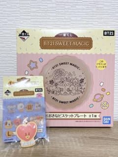 BT21 이치 반 쿠지 I상 비스킷 플레이트 L상 고무 매력 TATA 2점 세트