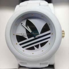 adidas 時計のサムネイル