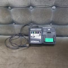 HITACHIバッテリー充電器のサムネイル
