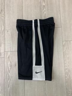 NIKE ナイキ　ハーフパンツ　Sサイズのサムネイル