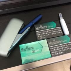 iQOS 3 キット ケースとタバコ2箱セットのサムネイル