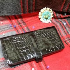 新品か⁉️GW中だけの破格なお値下げクロコ長財布❣️カードの容量凄いです❣️のサムネイル