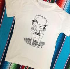 ベティTシャツのサムネイル