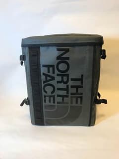 North Faceバックパック30Ｌカーキ 美品のサムネイル