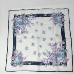 即発送・美品✨イヴ・サンローラン　花柄　ハンカチのサムネイル
