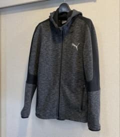 値下げ　PUMA フード付きジップアップパーカー アウター　グレー　美品のサムネイル